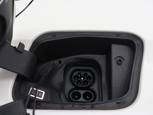 Jeep Avenger Longitude 54 kWh | SOH 93% | Warmtepomp | Carplay | Navigatie | Parkeerhulp | Full LED | Climate ... ActivLease financial lease