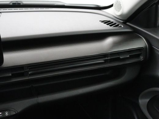 Jeep Avenger Longitude 54 kWh | SOH 93% | Warmtepomp | Carplay | Navigatie | Parkeerhulp | Full LED | Climate ... ActivLease financial lease