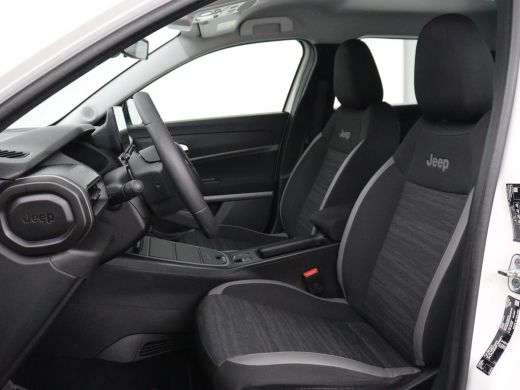 Jeep Avenger Longitude 54 kWh | SOH 93% | Warmtepomp | Carplay | Navigatie | Parkeerhulp | Full LED | Climate ... ActivLease financial lease