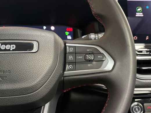 Jeep Compass 4xe 240 Plug-in Hybrid Electric Trailhawk 240Pk Automaat (PANORAMADAK, APPLE CARPLAY, GROOT NAVI,... ActivLease financial lease