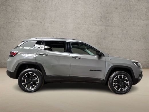 Jeep Compass 4xe 240 Plug-in Hybrid Electric Trailhawk 240Pk Automaat (PANORAMADAK, APPLE CARPLAY, GROOT NAVI,... ActivLease financial lease