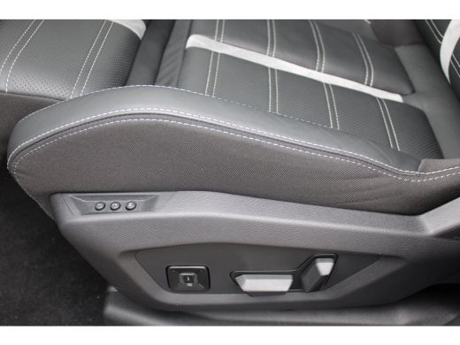 Opel Grandland Business Edition | Achteruitrijcamera | Afneembare trekhaak | Carrosserie in &eacute;&eacute;n kleur Lederen be... ActivLease financial lease