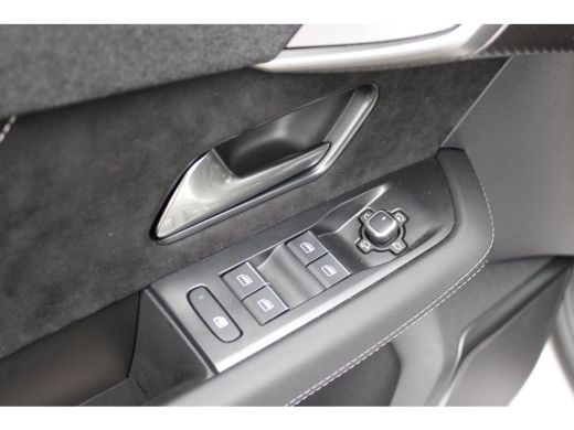 Opel Grandland Business Edition | Achteruitrijcamera | Afneembare trekhaak | Carrosserie in &eacute;&eacute;n kleur Lederen be... ActivLease financial lease