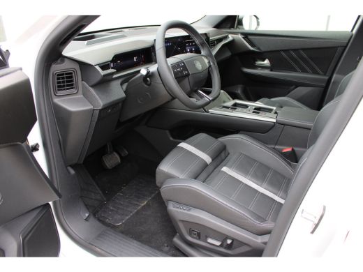 Opel Grandland Business Edition | Achteruitrijcamera | Afneembare trekhaak | Carrosserie in &eacute;&eacute;n kleur Lederen be... ActivLease financial lease