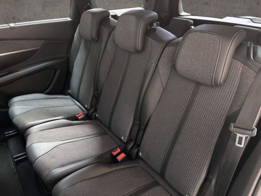 Peugeot 5008 1.2 PureTech Allure 7 Persoons (APPLE CARPLAY, GROOT NAVI, LEDER, 360 CAMERA, STOELVERWARMING, SP... ActivLease financial lease