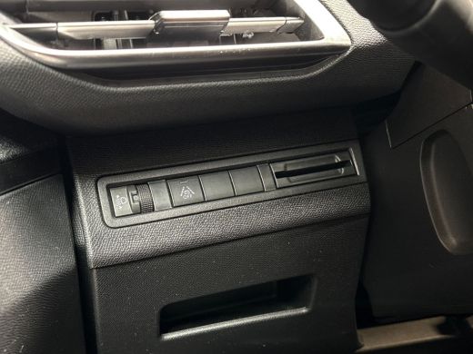 Peugeot 5008 1.2 PureTech Allure 7 Persoons (APPLE CARPLAY, GROOT NAVI, LEDER, 360 CAMERA, STOELVERWARMING, SP... ActivLease financial lease