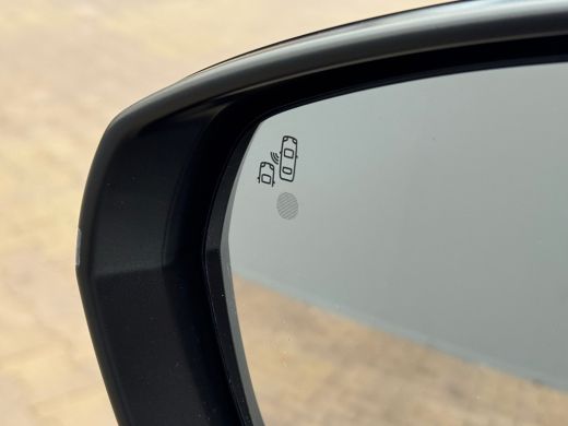 Peugeot 5008 1.2 PureTech GT Camera | Adaptieve Cruise | Parkeersensoren | Digitaal Dashboard | Leder/Stof | 1... ActivLease financial lease