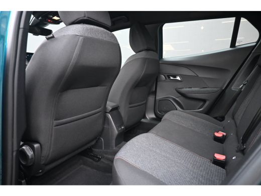 Peugeot e-2008 EV Style Avantage 54 kWh 97,1%SOH! | Allseason | Navigatie by App | Parkeersensoren | Cruise Cont... ActivLease financial lease