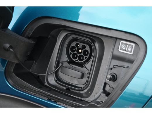 Peugeot e-2008 EV Style Avantage 54 kWh 97,1%SOH! | Allseason | Navigatie by App | Parkeersensoren | Cruise Cont... ActivLease financial lease