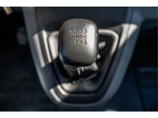 Peugeot Expert 2.0 BlueHDI 150 PK L3H1 | Head-up display | Camera | Carplay | Adapt.Cruise | PDC ActivLease financial lease