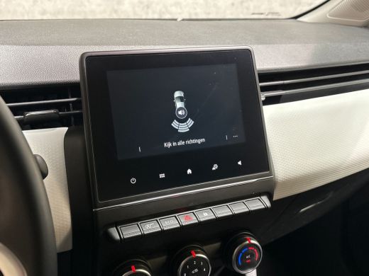 Renault Clio 1.0 TCe 90 Evolution (APPLE CARPLAY, GROOT NAVI, PARKEERSENSOREN, LM VELGEN, SPORTSTOELEN, CRUISE... ActivLease financial lease