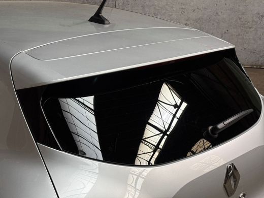 Renault Clio 1.0 TCe 90 Evolution (APPLE CARPLAY, GROOT NAVI, PARKEERSENSOREN, LM VELGEN, SPORTSTOELEN, CRUISE... ActivLease financial lease