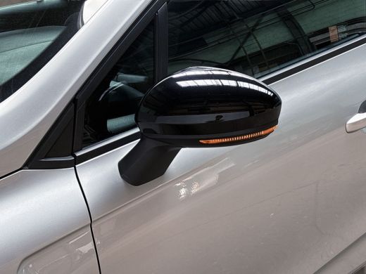 Renault Clio 1.0 TCe 90 Evolution (APPLE CARPLAY, GROOT NAVI, PARKEERSENSOREN, LM VELGEN, SPORTSTOELEN, CRUISE... ActivLease financial lease