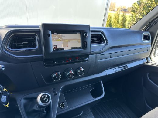 Renault Master T35 2.3 dCi 135 PK / L2H2 / 1e EIG. / TREKHAAK / 2x SCHUIFDEUR / CAMERA / AIRCO / CRUISE / BLIND ... ActivLease financial lease