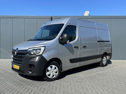 Renault Master T35 2.3 dCi 135 PK / L2H2 / 1e EIG. / TREKHAAK / 2x SCHUIFDEUR / CAMERA / AIRCO / CRUISE / BLIND ... ActivLease financial lease
