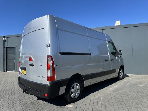 Renault Master T35 2.3 dCi 135 PK / L2H2 / 1e EIG. / TREKHAAK / 2x SCHUIFDEUR / CAMERA / AIRCO / CRUISE / BLIND ... ActivLease financial lease