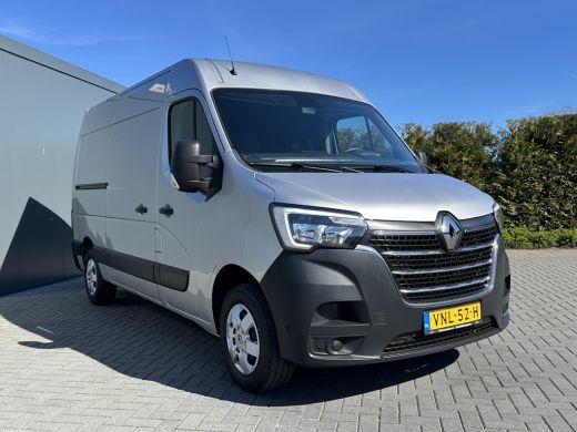 Renault Master T35 2.3 dCi 135 PK / L2H2 / 1e EIG. / TREKHAAK / 2x SCHUIFDEUR / CAMERA / AIRCO / CRUISE / BLIND ... ActivLease financial lease