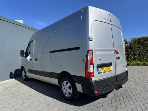 Renault Master T35 2.3 dCi 135 PK / L2H2 / 1e EIG. / TREKHAAK / 2x SCHUIFDEUR / CAMERA / AIRCO / CRUISE / BLIND ... ActivLease financial lease