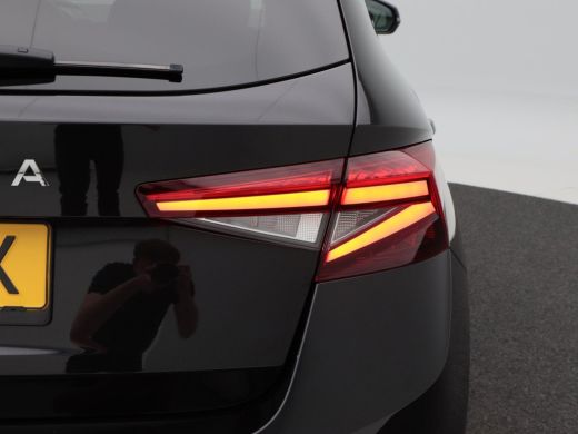 Skoda Fabia 1.0 TSi Selection | Parkeersensoren | Airco | Carplay | DAB | 15 Inch | 21.939 Km !! ActivLease financial lease