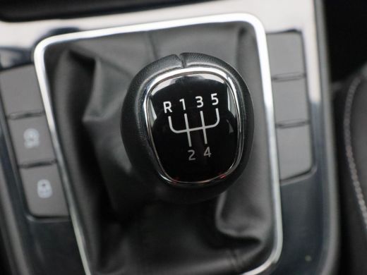 Skoda Fabia 1.0 TSi Selection | Parkeersensoren | Airco | Carplay | DAB | 15 Inch | 21.939 Km !! ActivLease financial lease