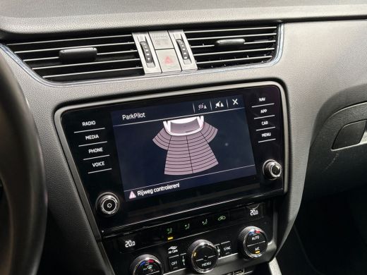 Skoda Octavia Combi 1.0 TSI Sport (APPLE CARPLAY, GROOT NAVI, CLIMATE, CRUISE, SPORTSTOELEN, PARKEERSENSOREN, N... ActivLease financial lease