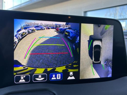 Suzuki e Vitara Style 61 kWh **STUURWIELVERWARMING/ 360 CAMERA/ PANORAMADAK** ActivLease financial lease