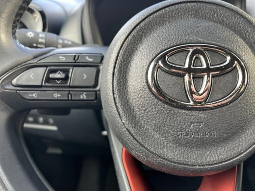 Toyota Aygo 1.0 VVT-i S-CVT Envy | Cabrio dak | Navigatie | Stoelverwarming | Keyless entry | ActivLease financial lease