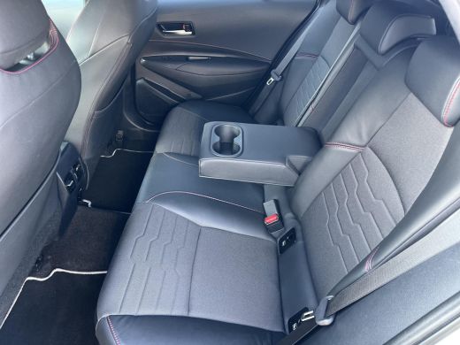 Toyota Corolla Touring Sports 2.0 Hybrid Executive | Carplay | 18 inch LM-velgen | Stoelverwarming | Elektrische achterklep | ActivLease financial lease