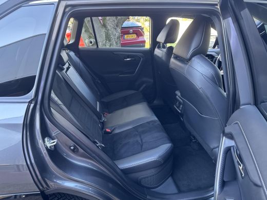 Toyota RAV4 2.5 Hybrid AWD GR-Sport | 06-10141018 Voor meer informatie ActivLease financial lease