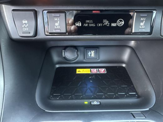 Toyota RAV4 2.5 Hybrid AWD GR-Sport | 06-10141018 Voor meer informatie ActivLease financial lease