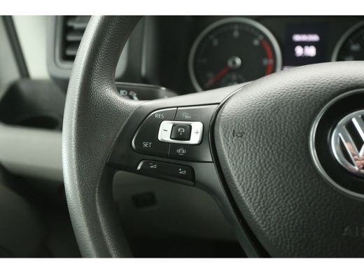 Volkswagen Crafter 2.0 TDI L3H3 140PK | 3000KG Trekgew. | Trekhaak | Airco | Adap. Cruise | Camera | Carplay | 3 Zits ActivLease financial lease