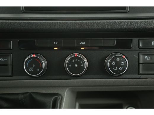 Volkswagen Crafter 2.0 TDI L3H3 140PK | 3000KG Trekgew. | Trekhaak | Airco | Adap. Cruise | Camera | Carplay | 3 Zits ActivLease financial lease