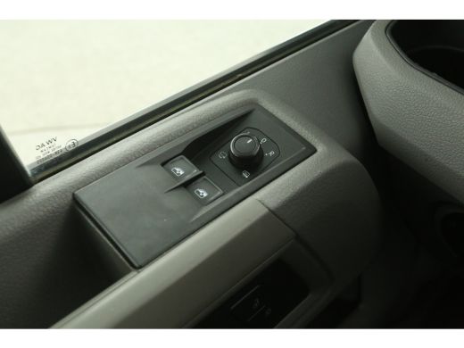 Volkswagen Crafter 2.0 TDI L3H3 140PK | 3000KG Trekgew. | Trekhaak | Airco | Adap. Cruise | Camera | Carplay | 3 Zits ActivLease financial lease