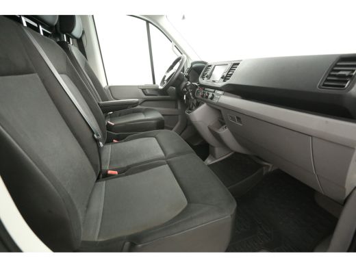 Volkswagen Crafter 2.0 TDI L3H3 140PK | 3000KG Trekgew. | Trekhaak | Airco | Adap. Cruise | Camera | Carplay | 3 Zits ActivLease financial lease