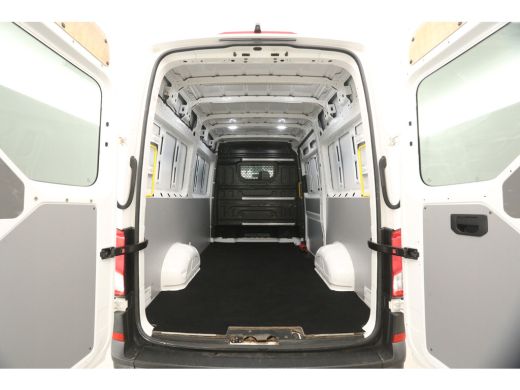 Volkswagen Crafter 2.0 TDI L3H3 140PK | 3000KG Trekgew. | Trekhaak | Airco | Adap. Cruise | Camera | Carplay | 3 Zits ActivLease financial lease