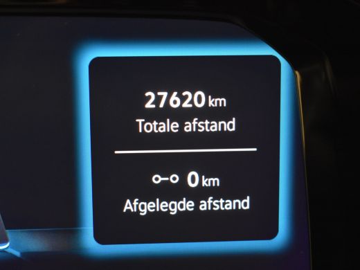 Volkswagen Golf 1.5 eHybrid Life Edition 204Pk DSG/AUTO | Glazen panorama-dak | Achteruitrijcamera | Cruise contr... ActivLease financial lease