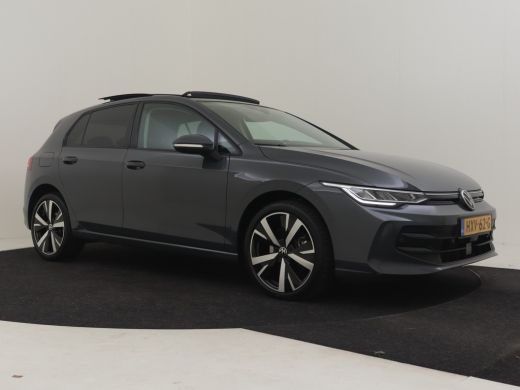 Volkswagen Golf 1.5 eHybrid Life Edition 204Pk DSG/AUTO | Glazen panorama-dak | Achteruitrijcamera | Cruise contr... ActivLease financial lease