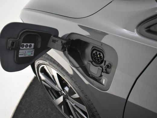 Volkswagen Golf 1.5 eHybrid Life Edition 204Pk DSG/AUTO | Glazen panorama-dak | Achteruitrijcamera | Cruise contr... ActivLease financial lease