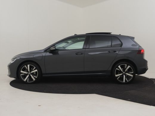 Volkswagen Golf 1.5 eHybrid Life Edition 204Pk DSG/AUTO | Glazen panorama-dak | Achteruitrijcamera | Cruise contr... ActivLease financial lease