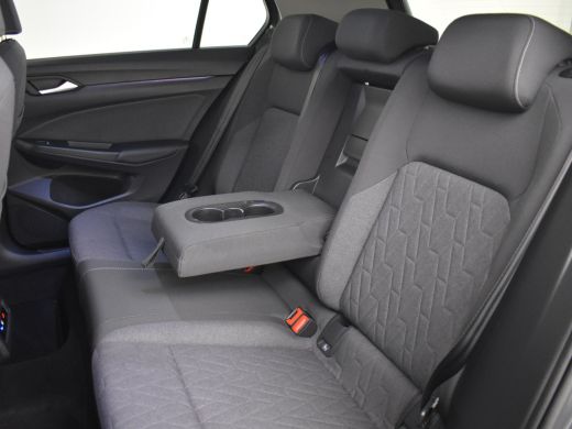 Volkswagen Golf 1.5 eHybrid Life Edition 204Pk DSG/AUTO | Glazen panorama-dak | Achteruitrijcamera | Cruise contr... ActivLease financial lease