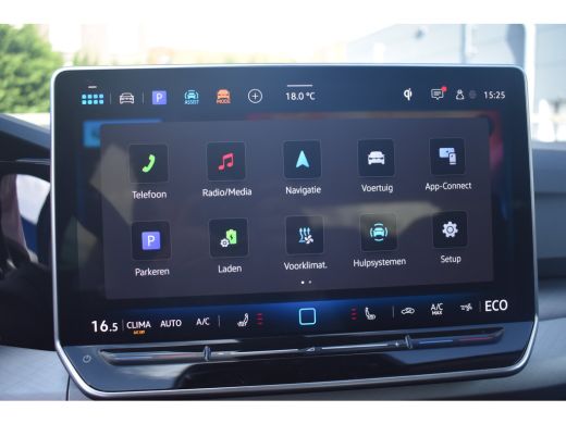 Volkswagen Golf Life Edition eHybrid | 'App-Connect' draadloze smartphone integratie | Achterbank in ongelijke de... ActivLease financial lease