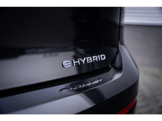 Volkswagen Golf Life Edition eHybrid Inclusief &euro;2000,- inruilvoordeel | 'App-Connect' draadloze smartphone integr... ActivLease financial lease