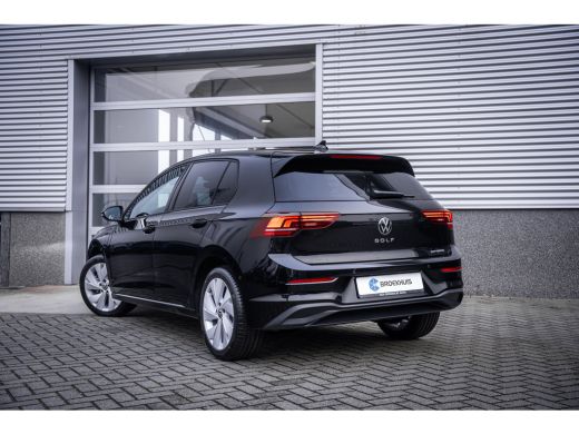 Volkswagen Golf Life Edition eHybrid Inclusief &euro;2000,- inruilvoordeel | 'App-Connect' draadloze smartphone integr... ActivLease financial lease