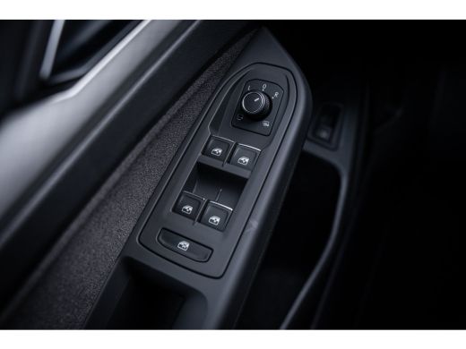 Volkswagen Golf Life Edition eHybrid Inclusief &euro;2000,- inruilvoordeel | 'App-Connect' draadloze smartphone integr... ActivLease financial lease