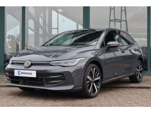 Volkswagen Golf Life Edition eHybrid Inclusief &euro;2000,- inruilvoordeel | Trekhaak, elektrisch uitklapbaar | 'App-C...