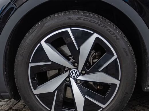 Volkswagen ID.4 GTX 4Motion 77 kWh - MATRIX, PANORAMA, TREKH, WARMTEPOMP, 3-zone AIRCO ** 1e EIG - Slechts 32.160... ActivLease financial lease