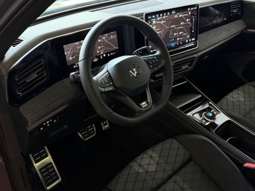 Volkswagen Tiguan 1.5 eHYBRID 272 PK NW AUTO R-LINE VW.TREKHAAK BLACK PANO XL.NAVI STOEL/STUUR VERW. BLACK.STYLE 36... ActivLease financial lease