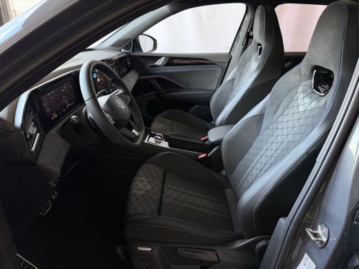 Volkswagen Tiguan 1.5 eHYBRID 272 PK NW AUTO R-LINE VW.TREKHAAK BLACK PANO XL.NAVI STOEL/STUUR VERW. BLACK.STYLE 36... ActivLease financial lease