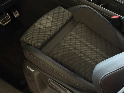 Volkswagen Tiguan 1.5 eHYBRID 272 PK NW AUTO R-LINE VW.TREKHAAK BLACK PANO XL.NAVI STOEL/STUUR VERW. BLACK.STYLE 36... ActivLease financial lease