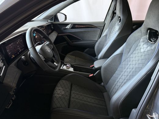 Volkswagen Tiguan 1.5 eHYBRID 272 PK NW AUTO R-LINE VW.TREKHAAK BLACK PANO XL.NAVI STOEL/STUUR VERW. BLACK.STYLE 36... ActivLease financial lease